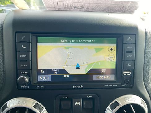 Used 2012 Jeep Wrangler Rubicon w/ Dual Top Group AWD/4WD image 20