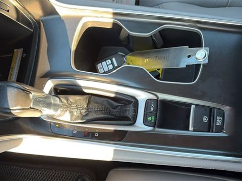 Used 2018 Honda Accord Touring image 15