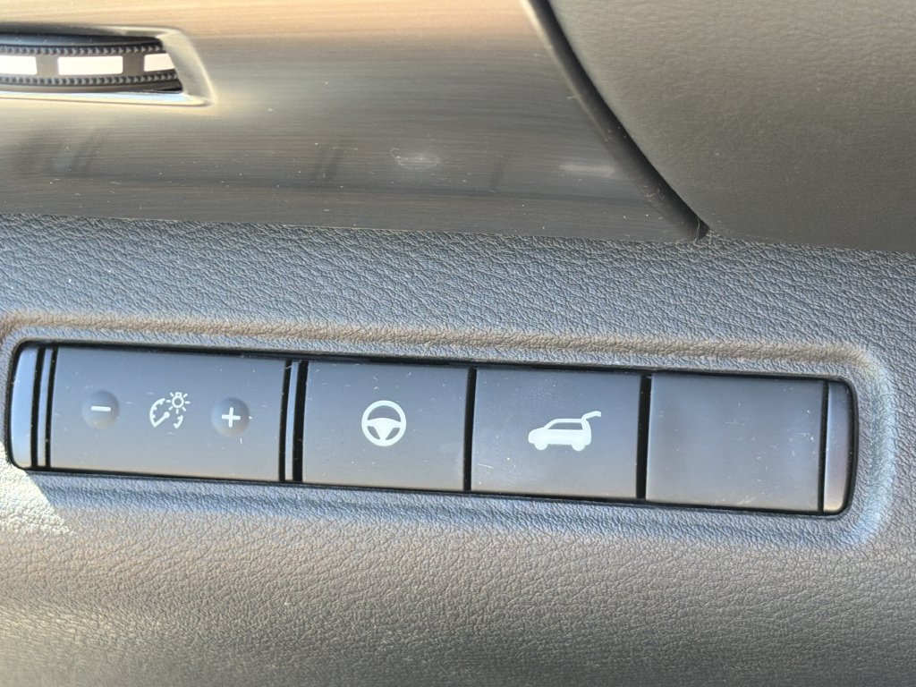 Used 2023 Nissan Pathfinder SL w/ Lighting Package (N92) AWD/4WD image 33