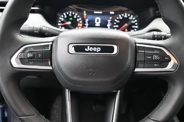 Used 2024 Jeep Compass Latitude AWD/4WD image 27