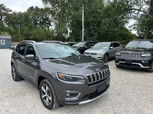 Used 2019 Jeep Cherokee Limited AWD/4WD image 3
