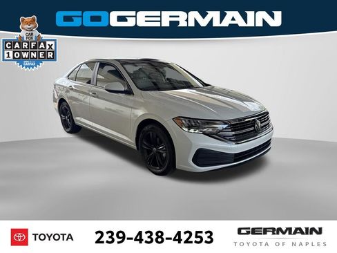 Used 2024 Volkswagen Jetta SE image 12