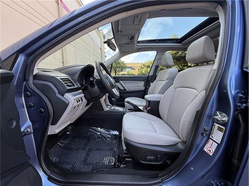 Used 2017 Subaru Forester 2.5i Premium w/ All-Weather Package AWD/4WD image 10
