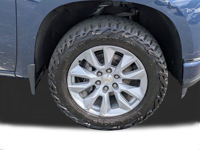 Used 2021 Chevrolet Silverado 1500 Custom w/ LPO, Dark Essentials Package AWD/4WD image 10