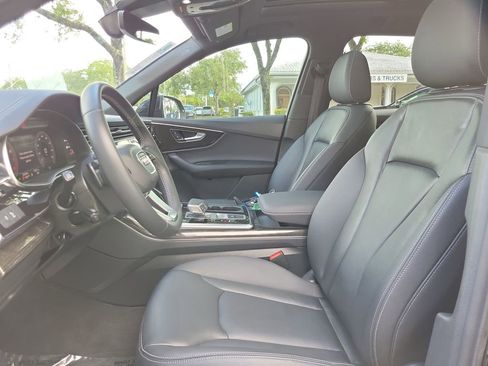 Used 2025 Audi Q7 2.0T Premium w/ Convenience Package AWD/4WD image 17