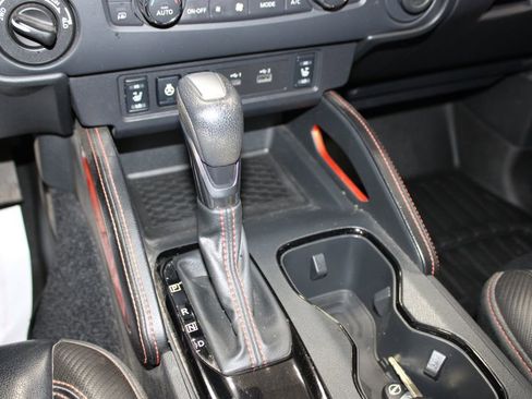 Used 2023 Nissan Frontier PRO-4X w/ Pro-4X Premium Package image 48