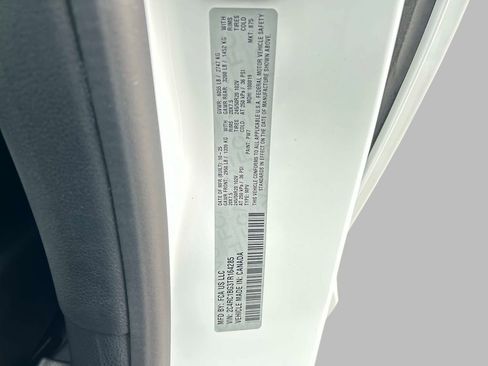 Used 2026 Chrysler Pacifica Select image 33