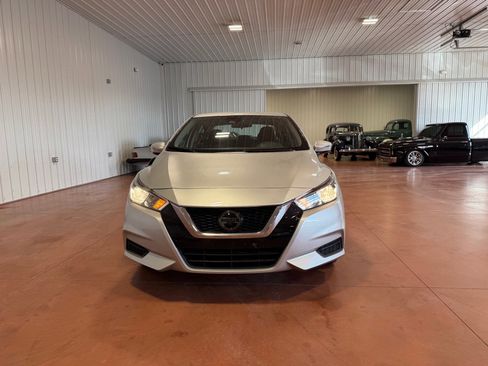 Used 2021 Nissan Versa SV image 5