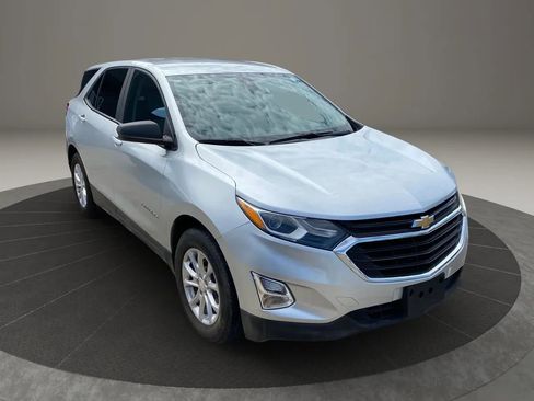 Used 2021 Chevrolet Equinox LS w/ LS Convenience Package image 12