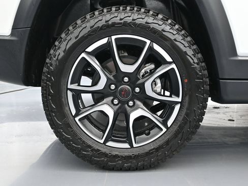 Used 2026 Jeep Compass Trailhawk AWD/4WD image 18