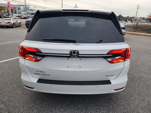 Certified 2024 Honda Odyssey Elite image 5