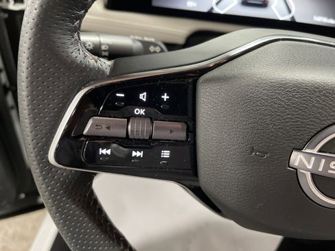 Used 2023 Nissan Ariya FWD image 18