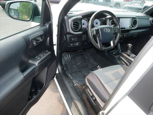 Certified 2020 Toyota Tacoma TRD Sport AWD/4WD image 11