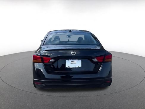 Used 2025 Nissan Altima 2.5 SV image 12