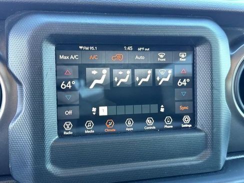 Used 2021 Jeep Wrangler Willys image 24