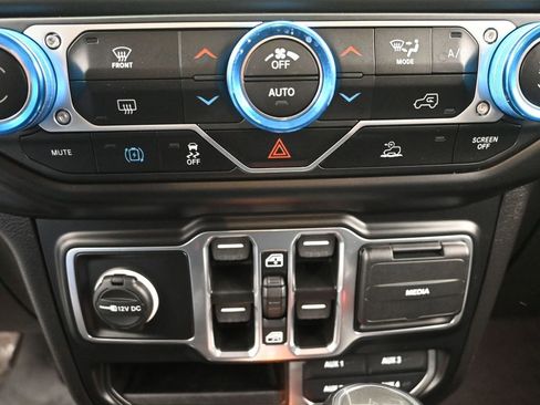 Used 2023 Jeep Wrangler Unlimited Sahara image 16