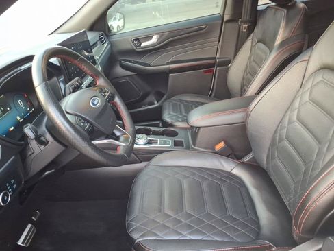 Certified 2024 Ford Escape ST-Line Elite w/ Premium Technology Package AWD/4WD image 11