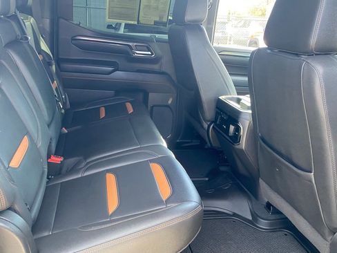Used 2023 GMC Sierra 1500 AT4 image 17