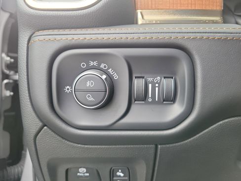 Used 2023 RAM 1500 Limited AWD/4WD image 21