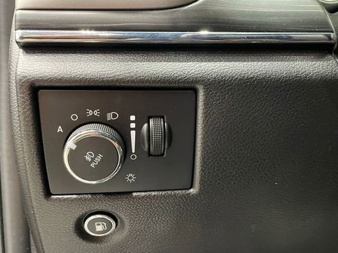 Used 2021 Jeep Grand Cherokee Limited image 20