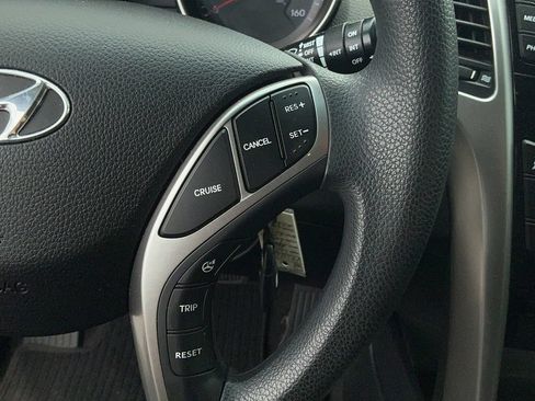 Used 2015 Hyundai Elantra GT FWD image 26