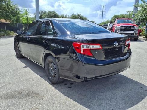 Used 2014 Toyota Camry LE FWD image 5