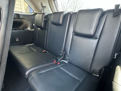 Used 2018 Toyota Highlander XLE image 11