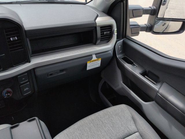 New 2027 Ford F250 XL w/ STX Appearance Package AWD/4WD image 17