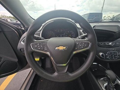 Used 2025 Chevrolet Malibu LT FWD image 8