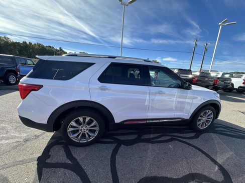 Used 2023 Ford Explorer Limited image 12