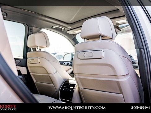 Used 2024 BMW X5 sDrive40i w/ M Sport Package image 40