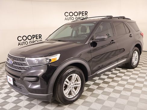 Used 2023 Ford Explorer XLT AWD/4WD image 10