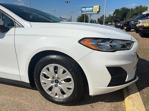 Used 2020 Ford Fusion S FWD image 22