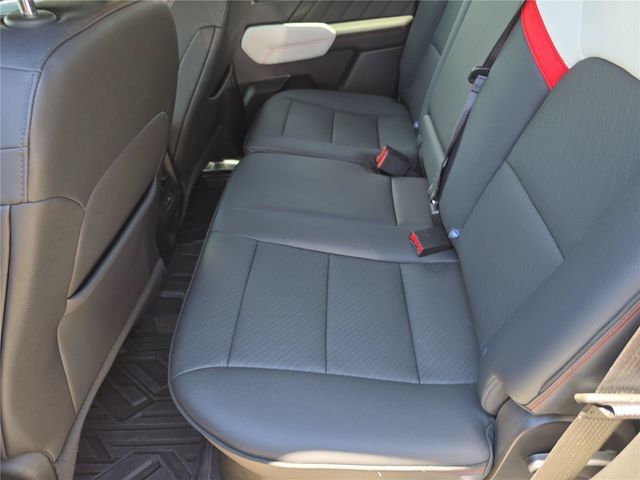 Used 2024 GMC Canyon AT4X AWD/4WD image 16