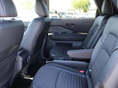 Used 2025 Nissan Pathfinder Rock Creek AWD/4WD image 18