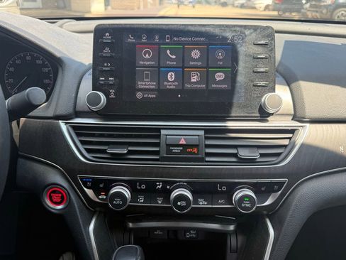 Used 2018 Honda Accord Touring image 16