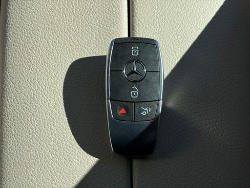 Certified 2022 Mercedes-Benz GLC 300 4MATIC image 70