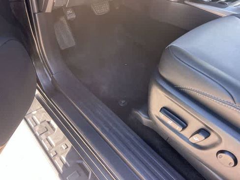 Used 2024 Toyota 4Runner SR5 Premium image 3