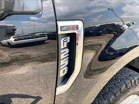 Used 2019 Ford F250 XL w/ STX Appearance Package image 26