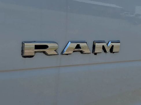 Used 2020 RAM 2500 Tradesman w/ Chrome Appearance Group AWD/4WD image 6