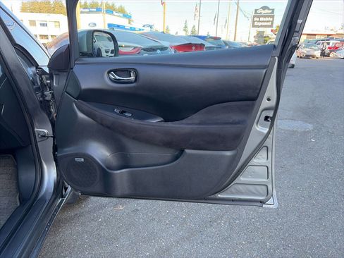 Used 2016 Nissan Leaf SV w/ Premium Package image 24