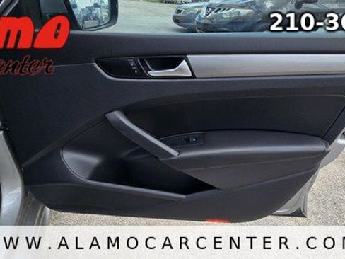 Used 2014 Volkswagen Passat TDI SE image 18