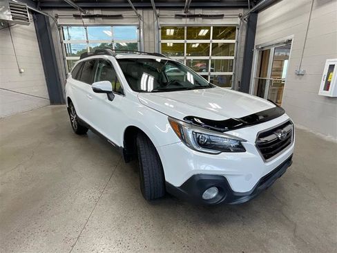 Used 2018 Subaru Outback 2.5i Limited AWD/4WD image 7