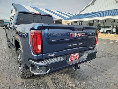 Used 2022 GMC Sierra 2500 AT4 w/ AT4 Preferred Package AWD/4WD image 11