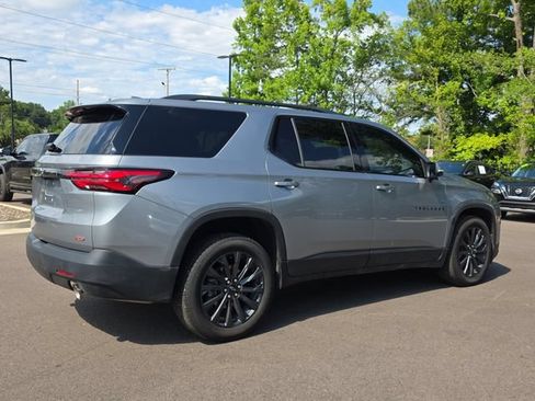 Used 2023 Chevrolet Traverse RS FWD image 5