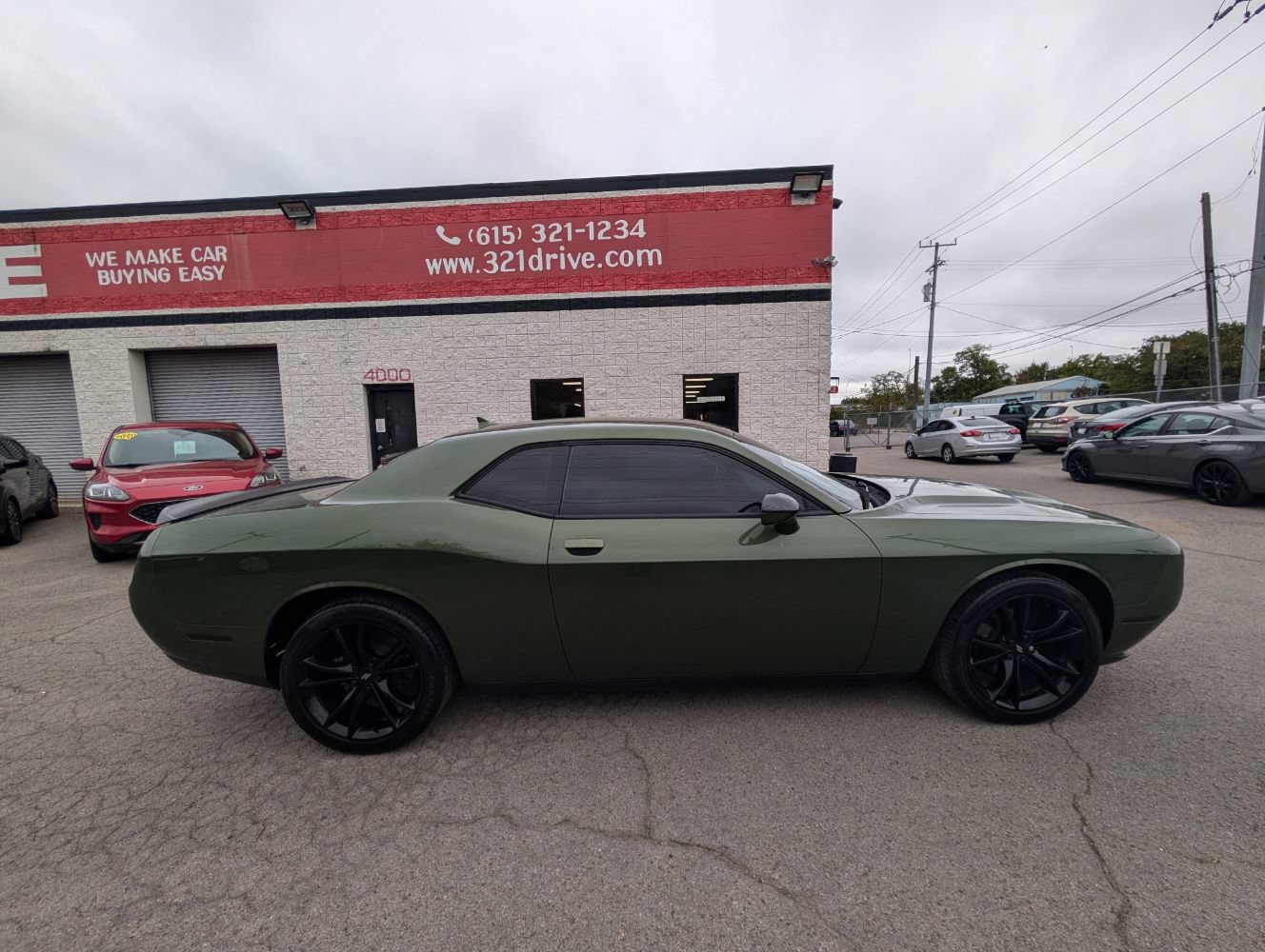 Used 2018 Dodge Challenger SXT w/ Blacktop Package RWD image 5