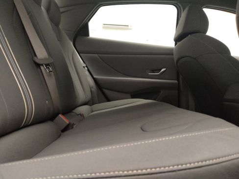 Used 2023 Hyundai Elantra SEL w/ Convenience Package FWD image 19