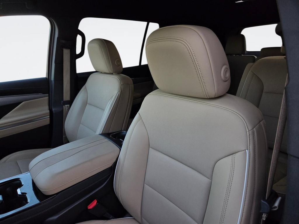 Used 2026 Buick Enclave Preferred FWD image 26