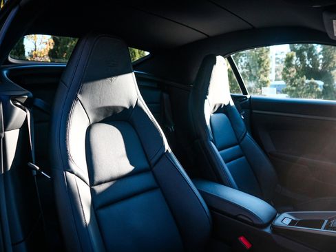 Used 2025 Porsche 911 Carrera image 33