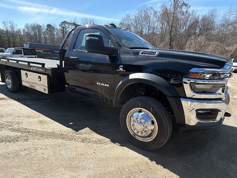 New 2025 RAM 5500 4x4 Regular Cab image 5